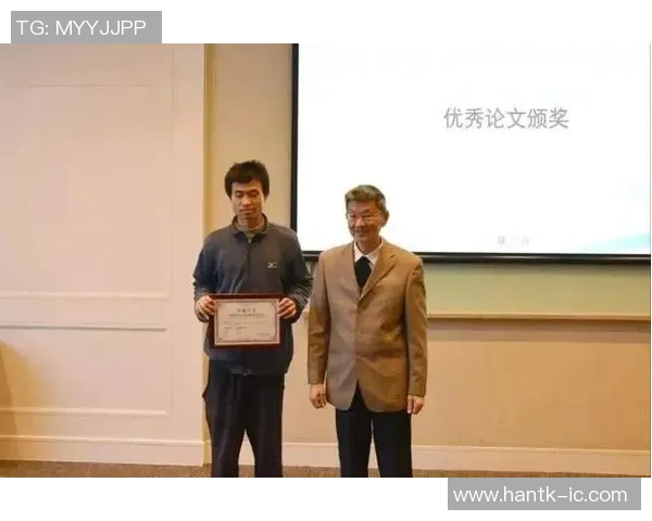 德溶：从天才少年到足球传奇的辉煌历程与成长背后故事