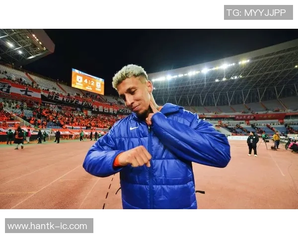 足球史上十大秋衣球星高清图片集锦 展现经典时刻与风采